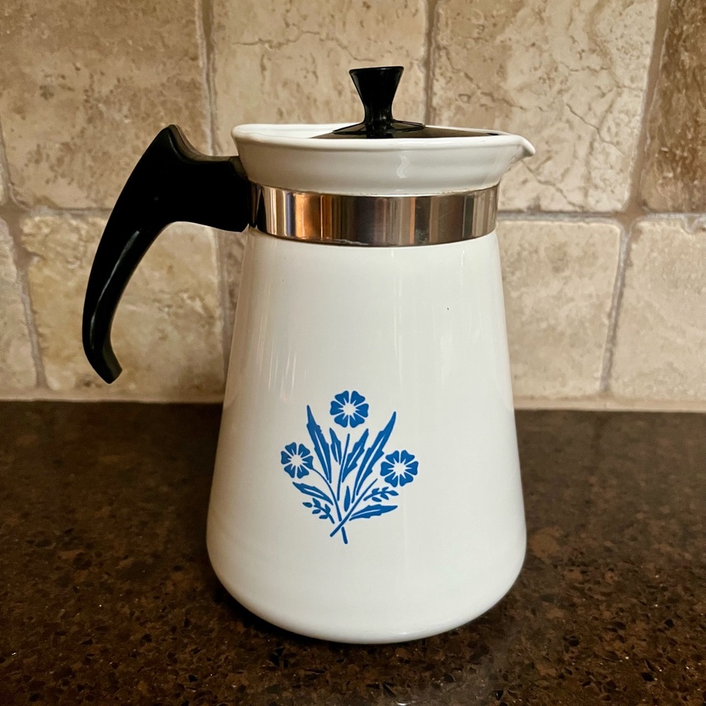 Corningware Vintage 1965 Corning Ware - 4 cup Beverage Server - Picture 2 of 11